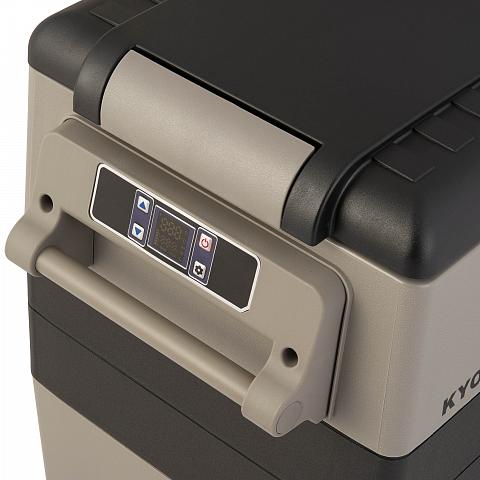 Фото автохолодильник kyoda cf55h, двухкамерный, объем 55 л, вес 14,1 кг